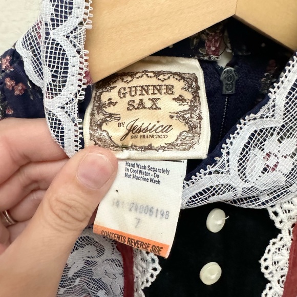 Vintage '70s Jessica McClintock Gunne Sax Navy/Pink Flower Dress - Picture 15 of 16